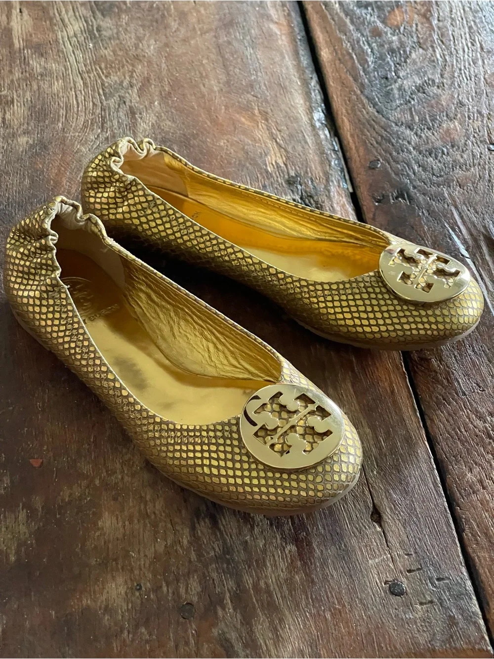 Tory Burch Reva Metallic Gold Snakeskin-Print Logo Ballet Flats Sz 6.5 Leather